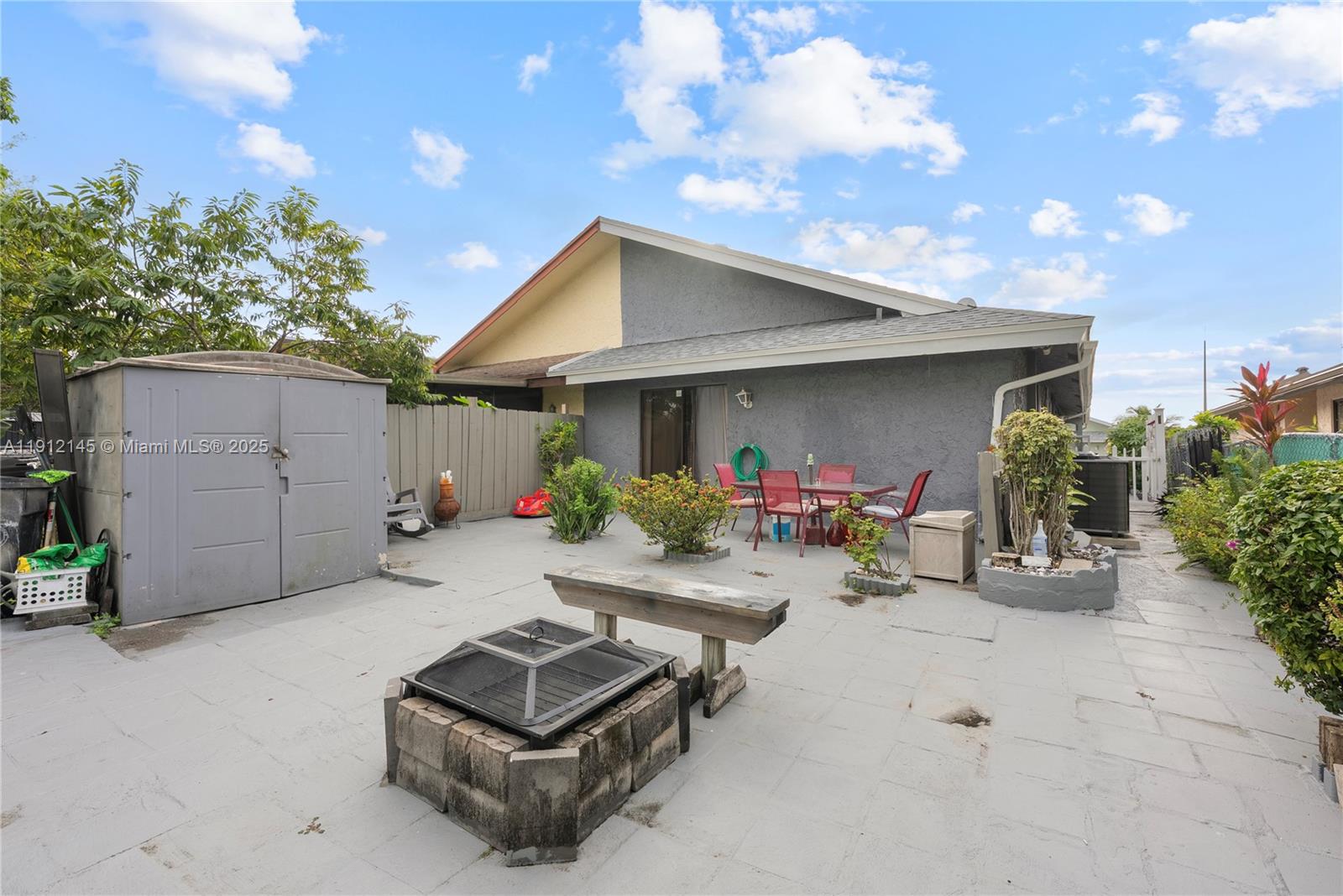 NORTH LAUDERDALE VILLAGE - Residential