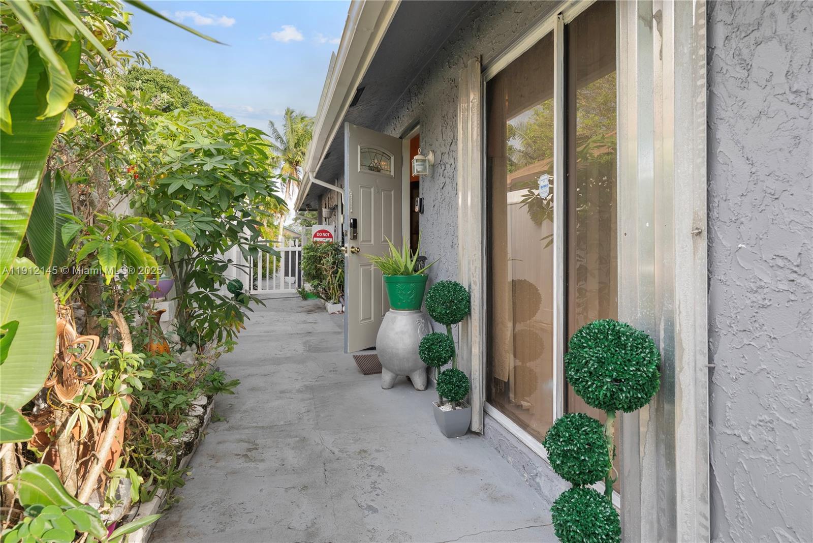 NORTH LAUDERDALE VILLAGE - Residential