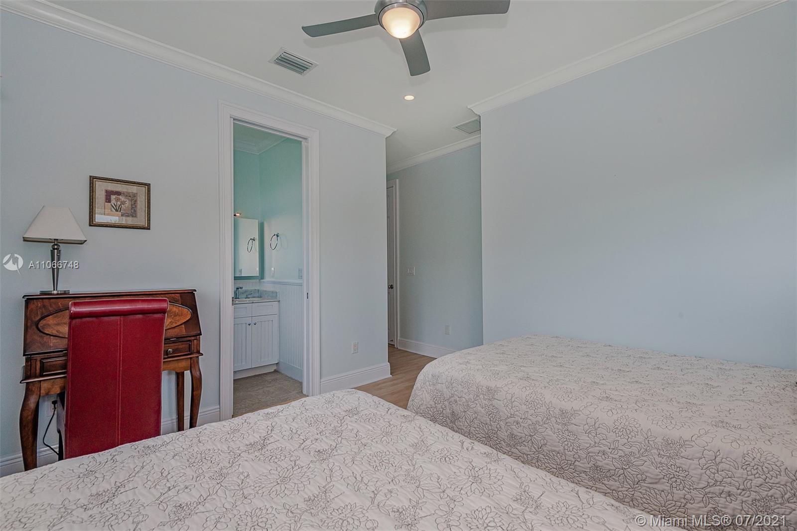 TROPICAL ISLE HOMES SUB 1 - Residential