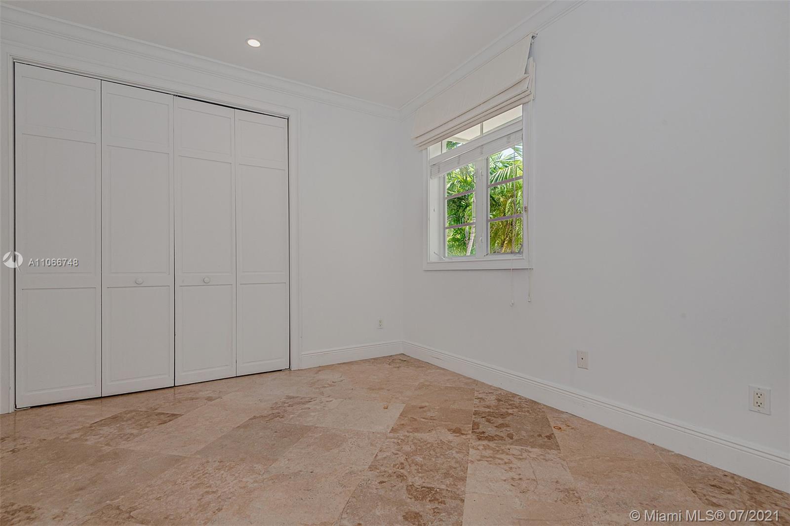 TROPICAL ISLE HOMES SUB 1 - Residential