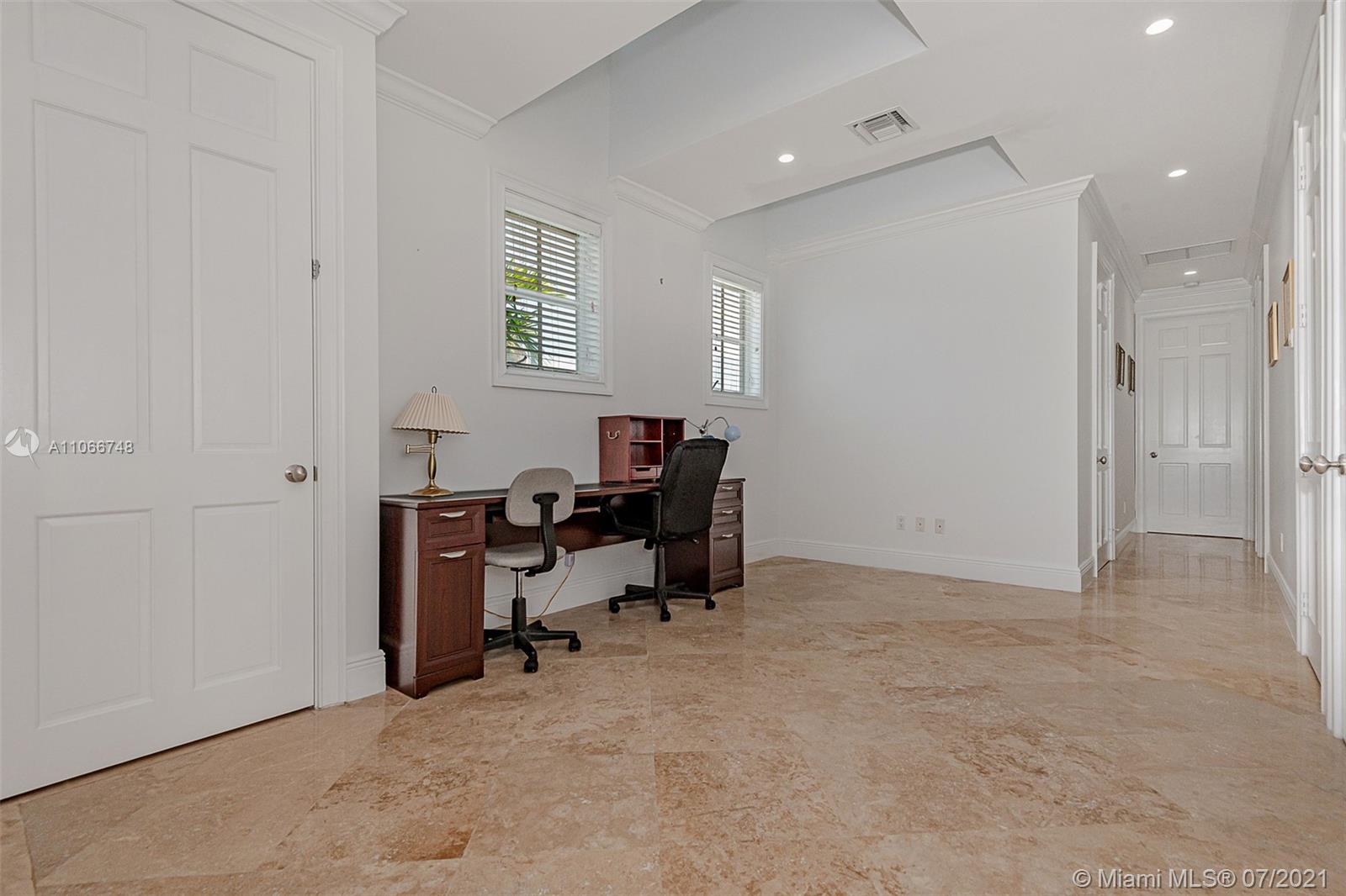 TROPICAL ISLE HOMES SUB 1 - Residential