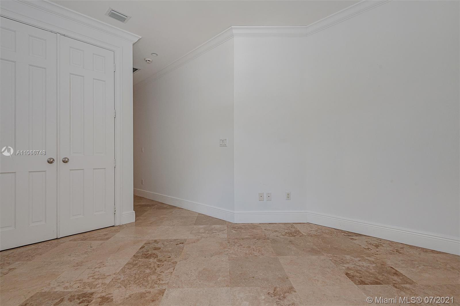 TROPICAL ISLE HOMES SUB 1 - Residential