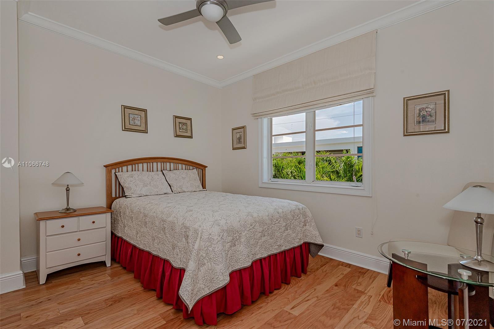 TROPICAL ISLE HOMES SUB 1 - Residential