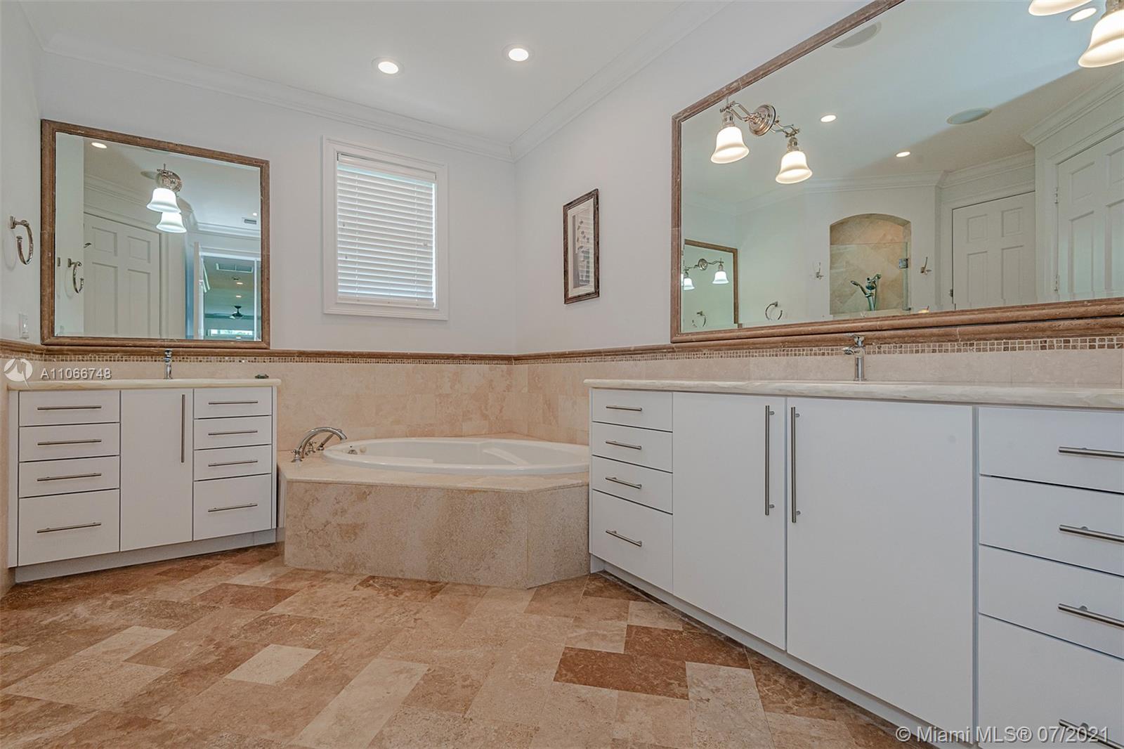 TROPICAL ISLE HOMES SUB 1 - Residential