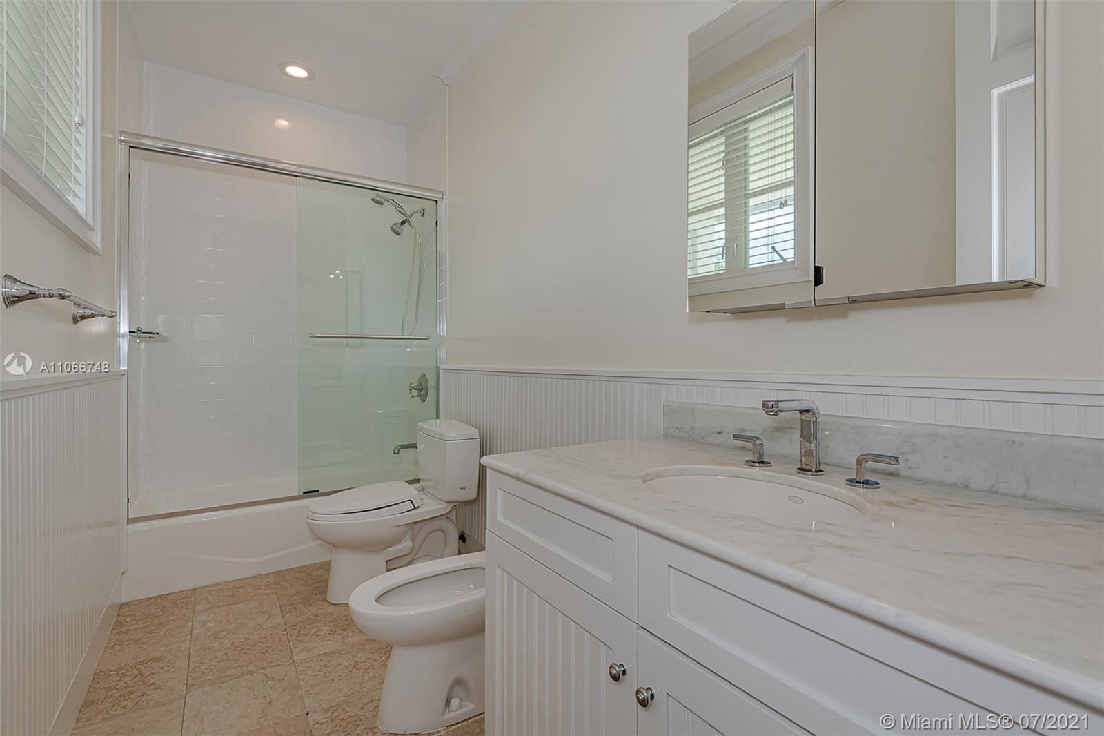 TROPICAL ISLE HOMES SUB 1 - Residential