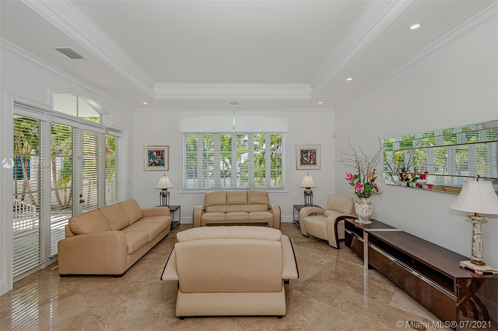 TROPICAL ISLE HOMES SUB 1 - Residential