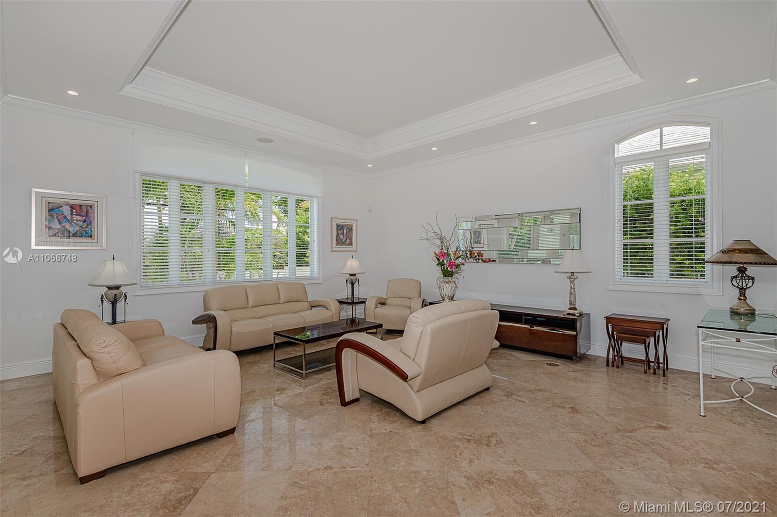 TROPICAL ISLE HOMES SUB 1 - Residential