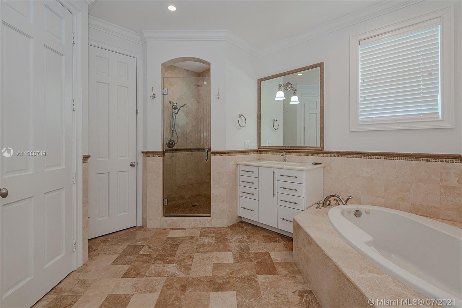 TROPICAL ISLE HOMES SUB 1 - Residential