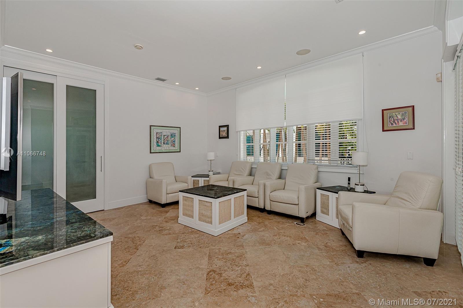 TROPICAL ISLE HOMES SUB 1 - Residential