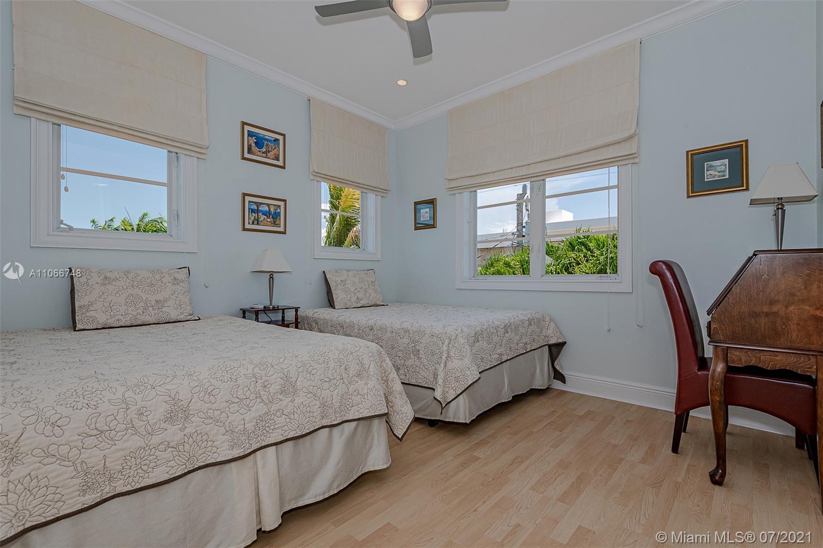 TROPICAL ISLE HOMES SUB 1 - Residential