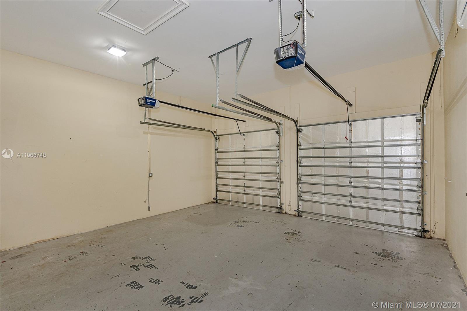 TROPICAL ISLE HOMES SUB 1 - Residential