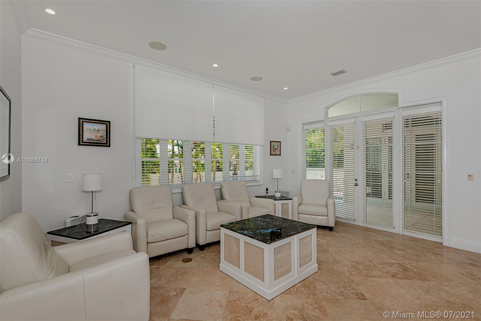 TROPICAL ISLE HOMES SUB 1 - Residential