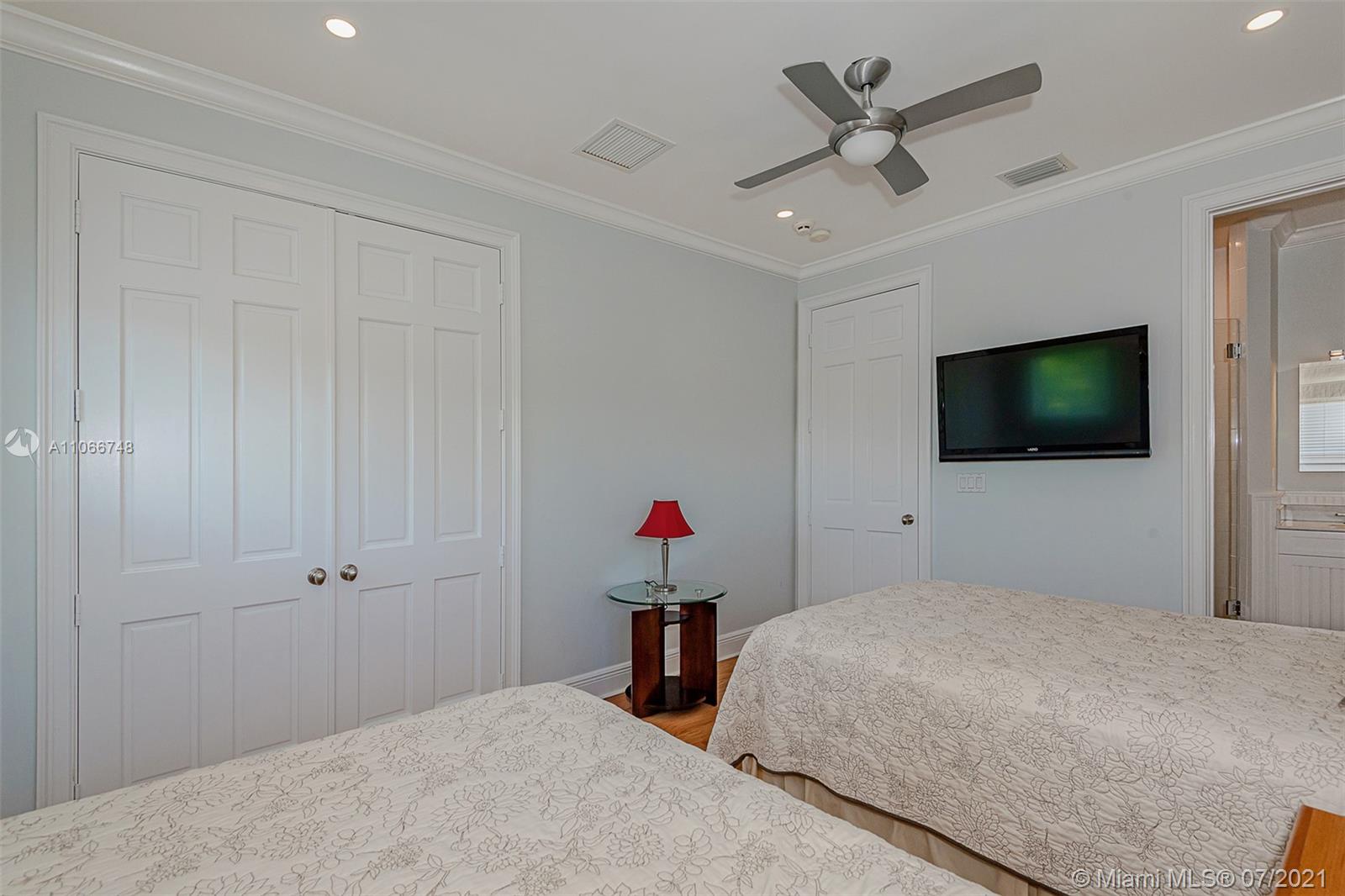 TROPICAL ISLE HOMES SUB 1 - Residential