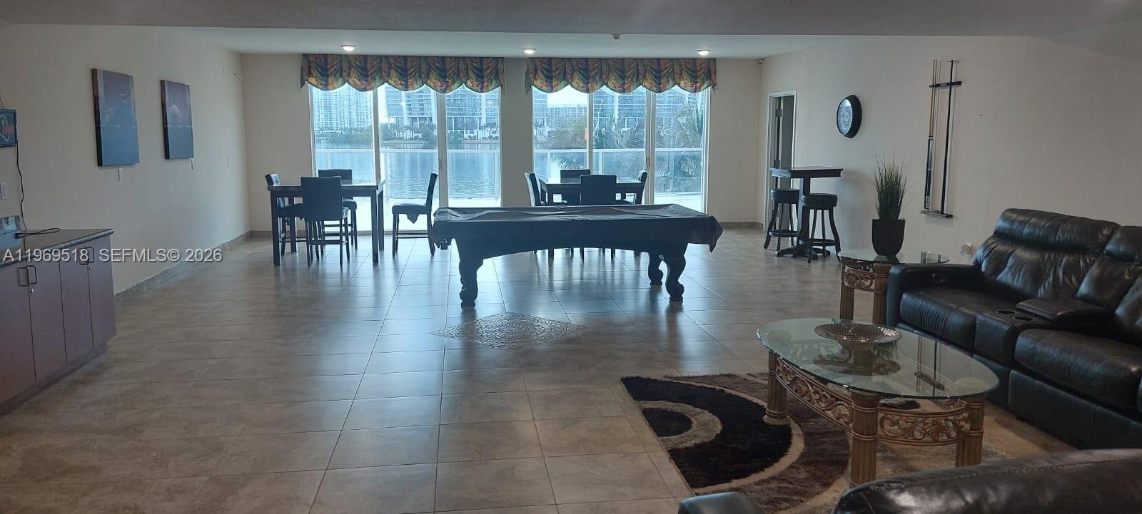 MARINA BAY CLUB - Residential