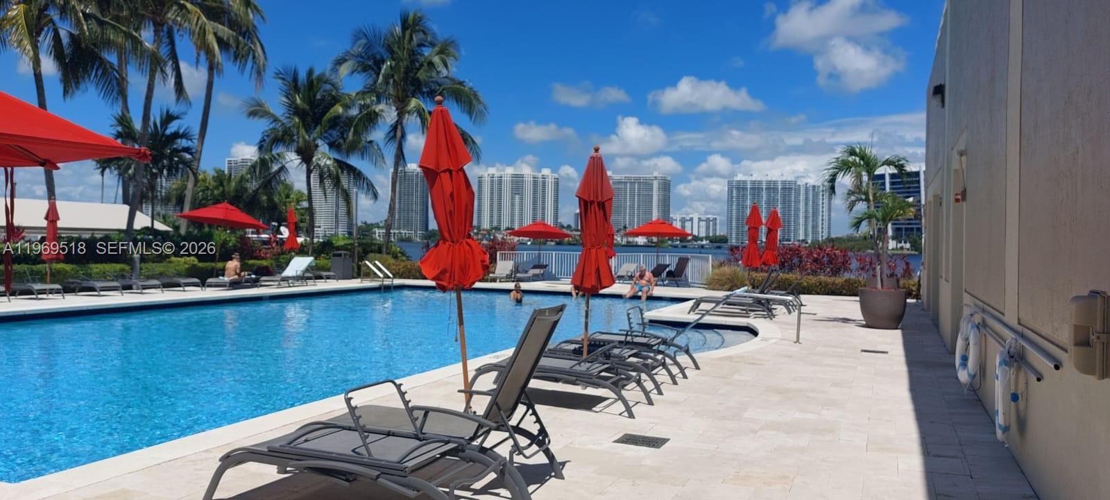 MARINA BAY CLUB - Residential