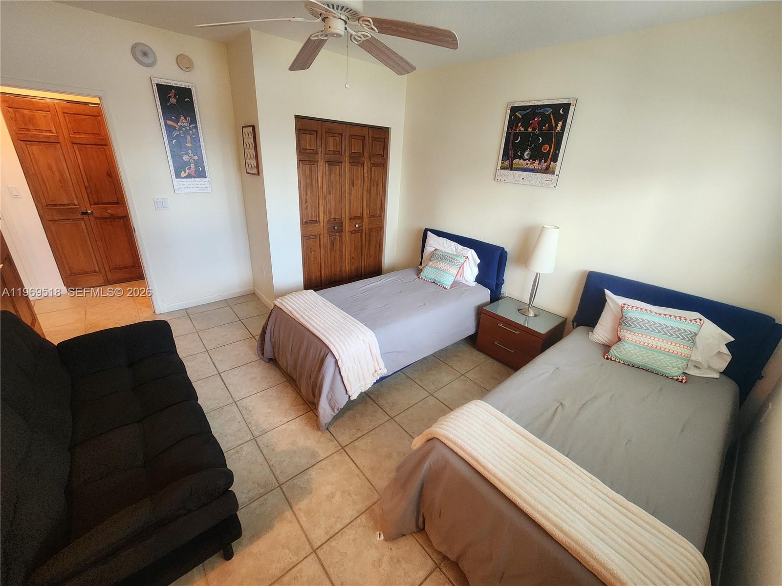 MARINA BAY CLUB - Residential