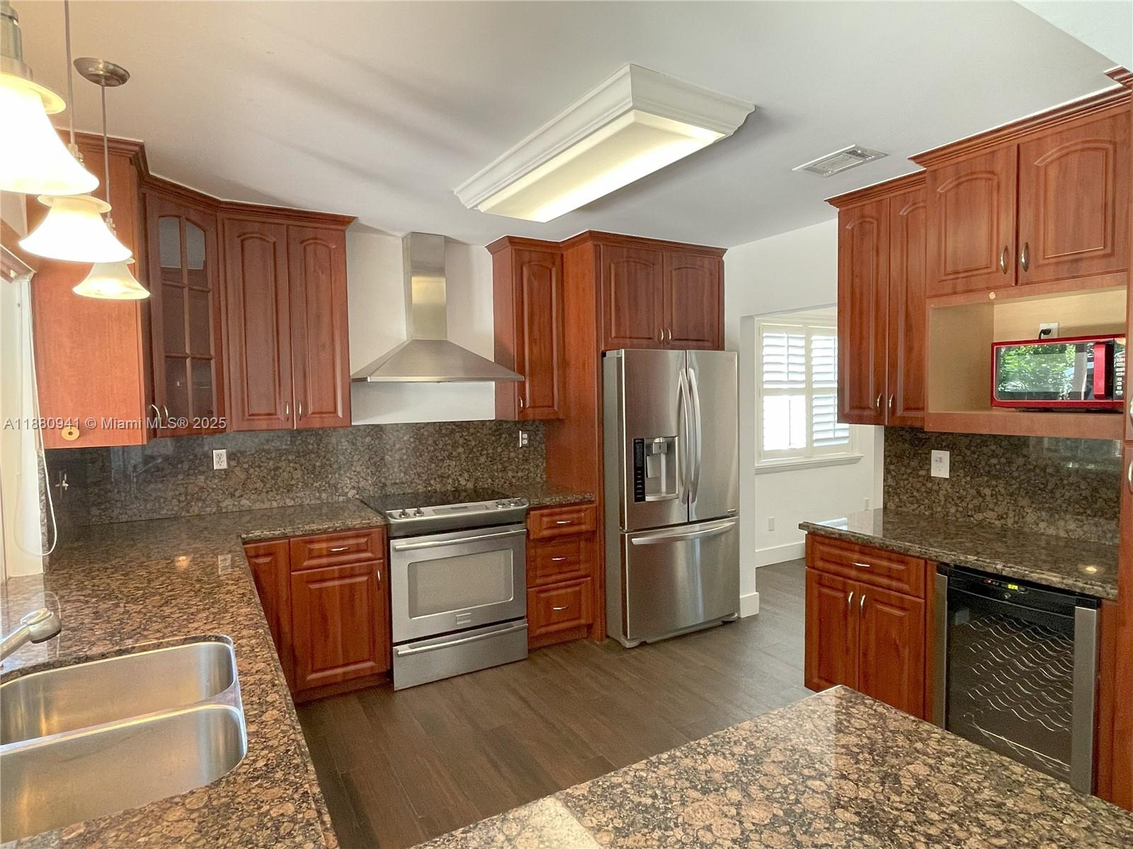 5740 SW 45th Ter -