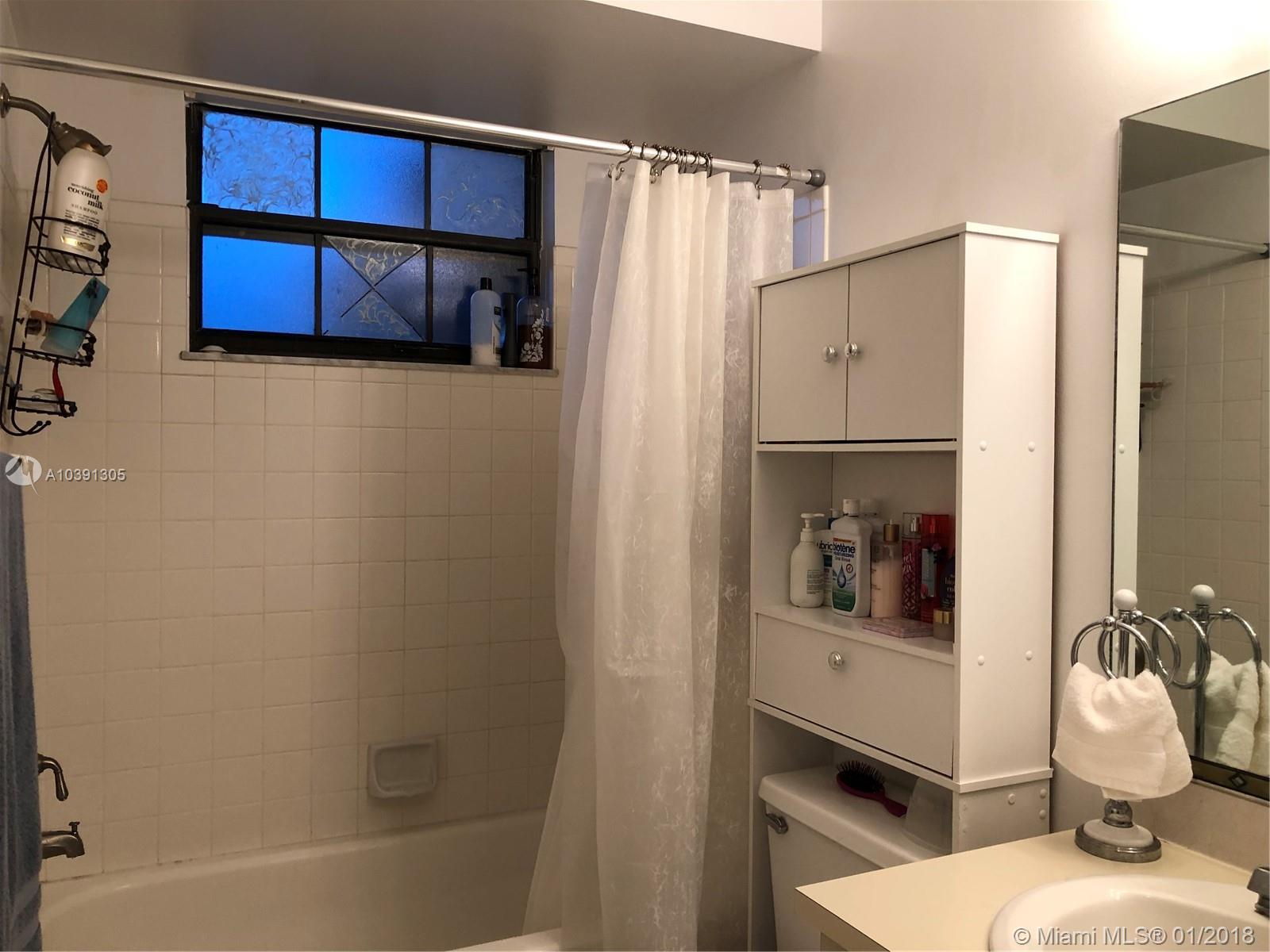 PEMBROKE POINTE SEC TWO - Residential