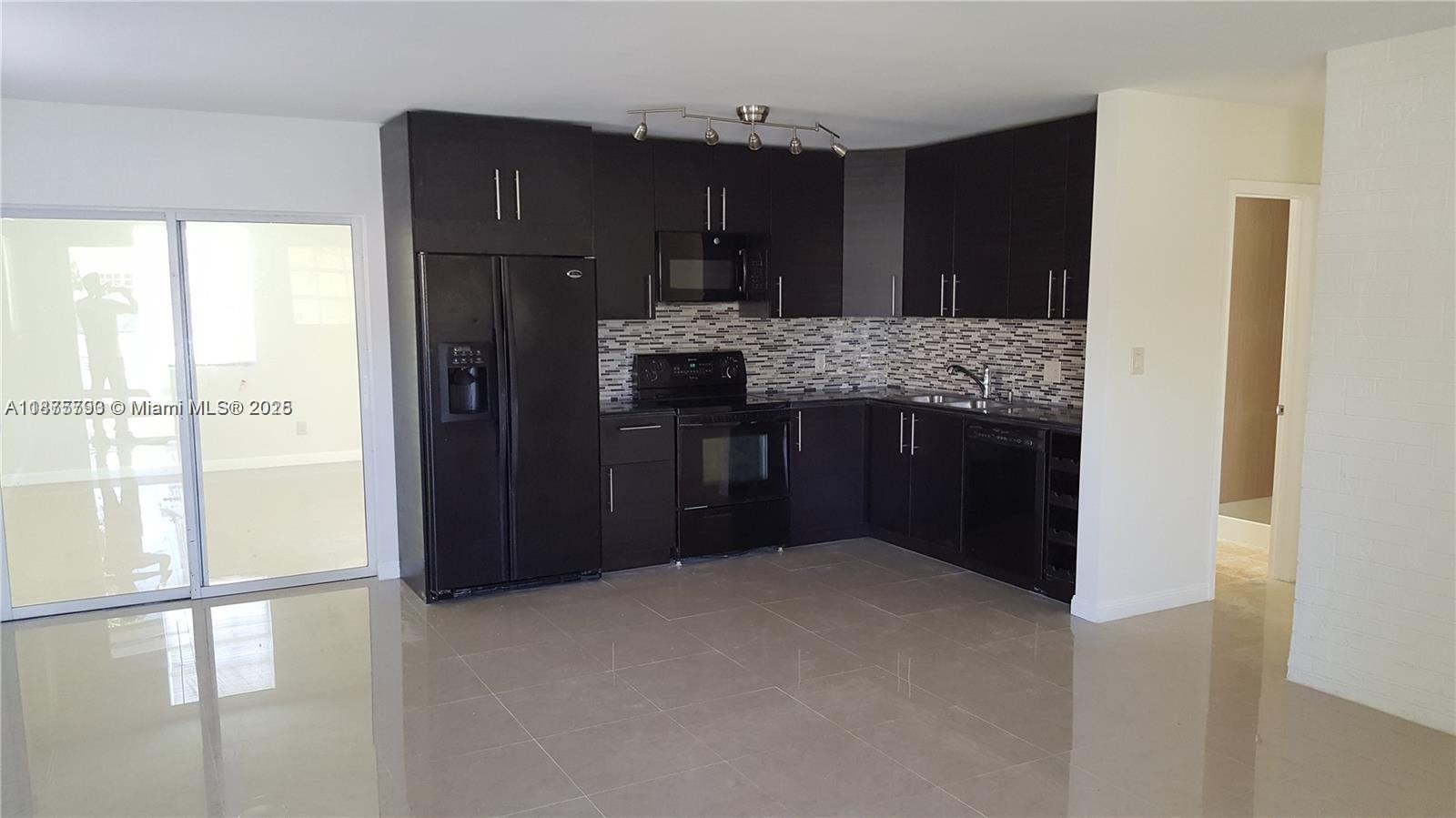 Spacious 4-bedroom, 2-bathroom home.This property offers plenty of space both inside and out.The fenced yard. Enjoy peaceful living in a quiet area with no HOA restrictions. Available for immediate move-in.