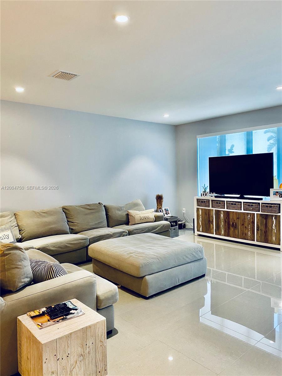 LANDMARK AT DORAL - Residential