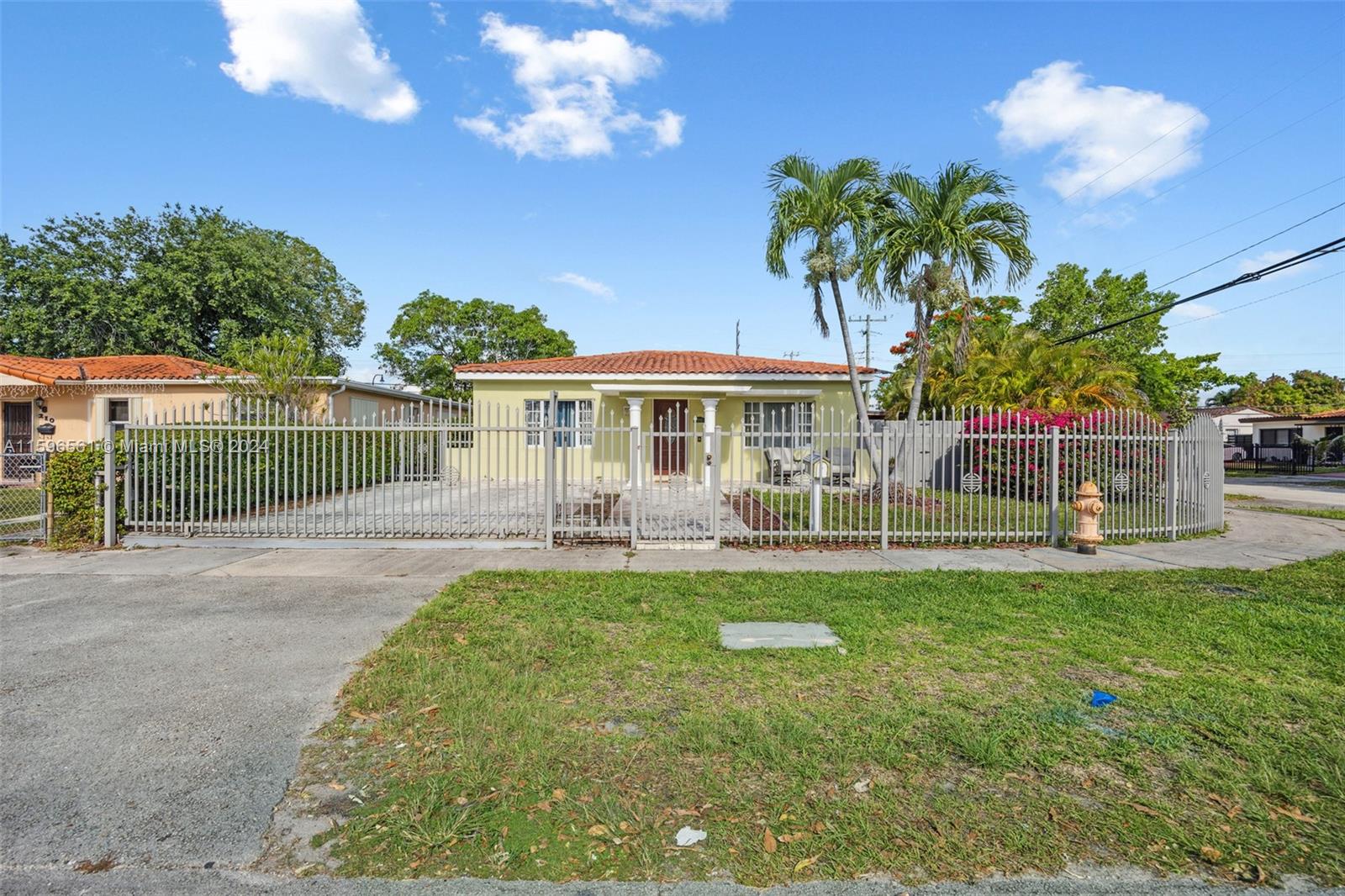 200 Sw 61st Ave, Miami, Broward County, Florida - 3 Bedrooms  
2 Bathrooms - 