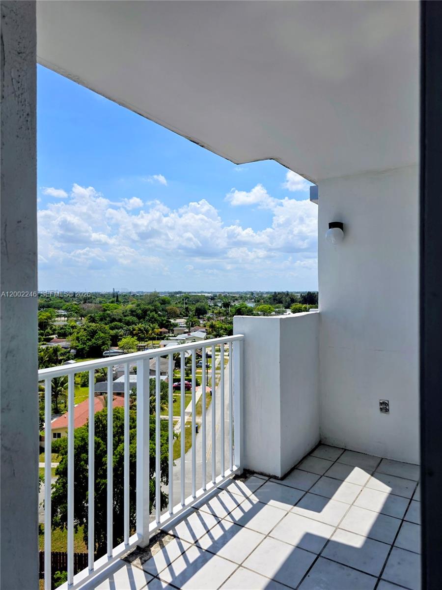 1200 NE Miami Gardens Dr 1003W