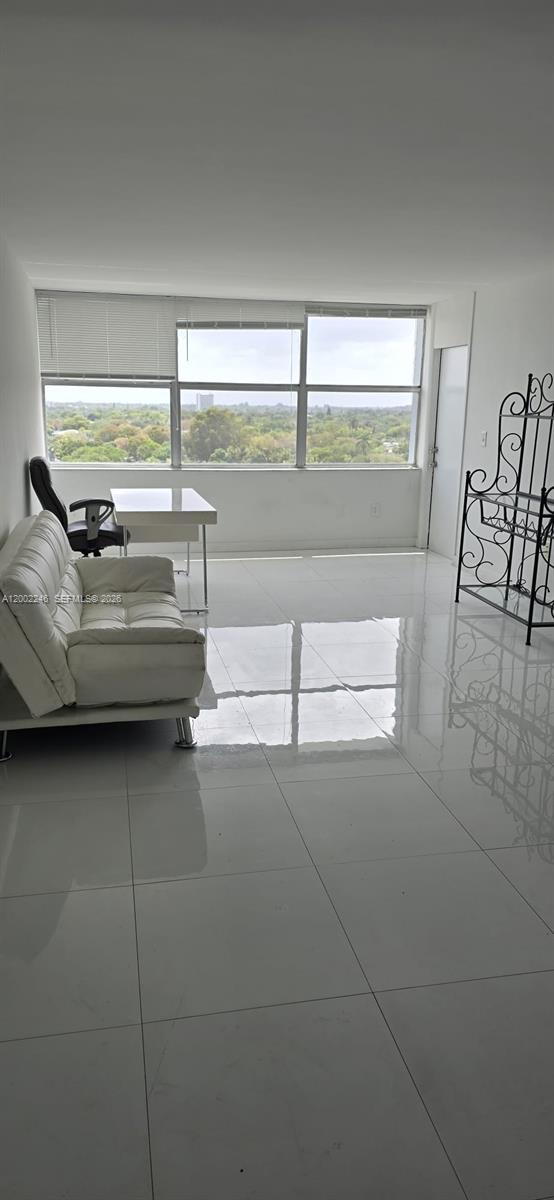 WILSHIRE CONDO - Residential Lease