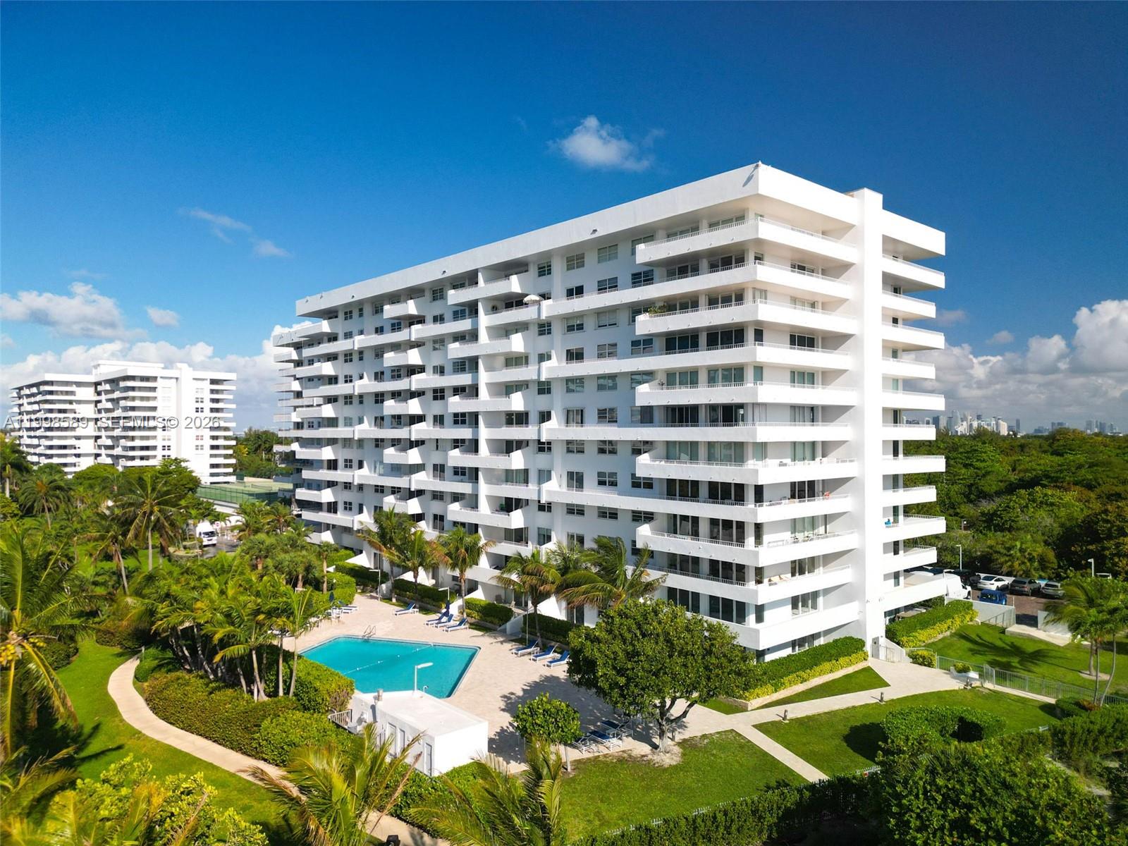 KEY BISCAYNE COMMODORE CL - Residential