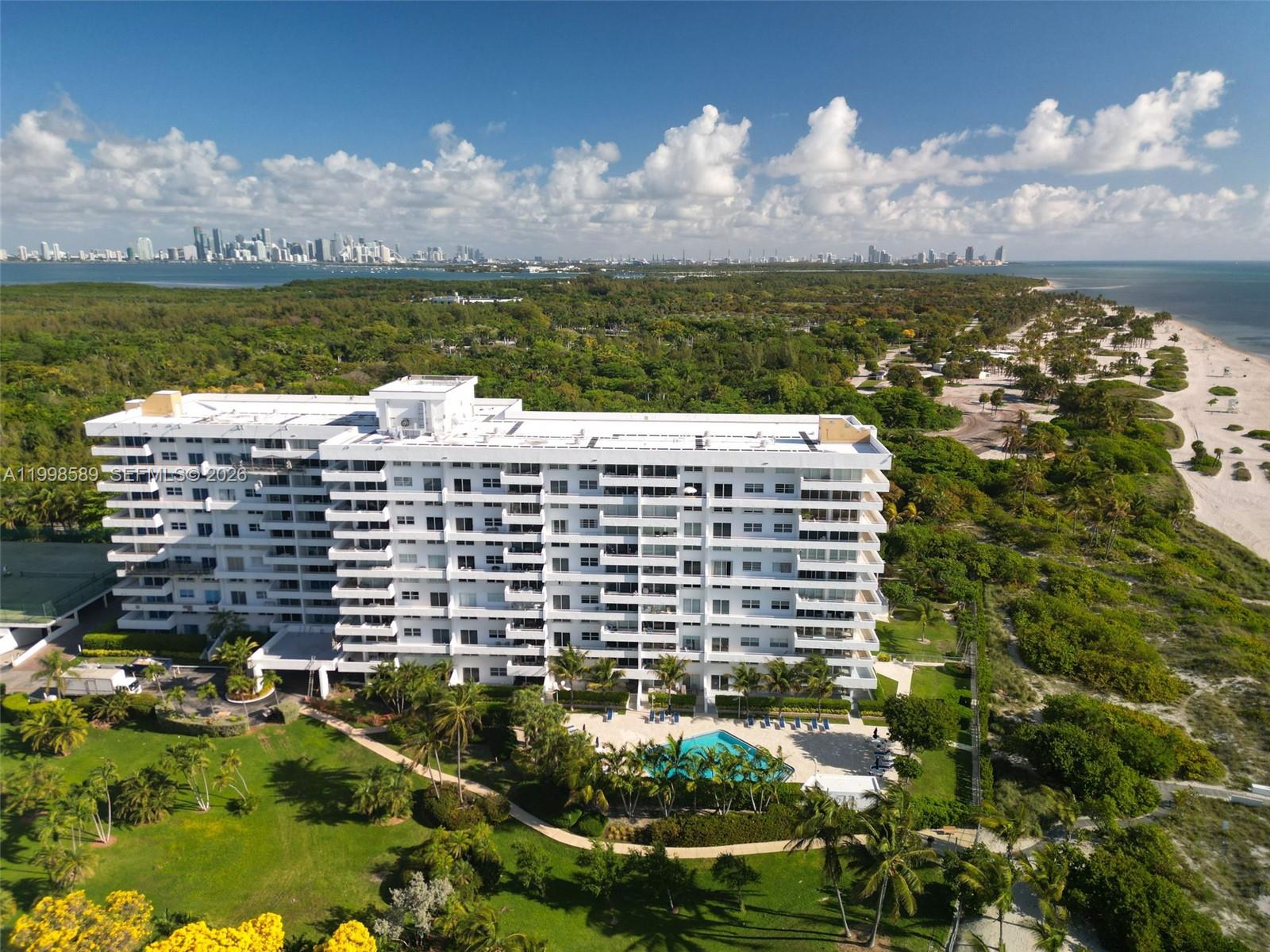 KEY BISCAYNE COMMODORE CL - Residential