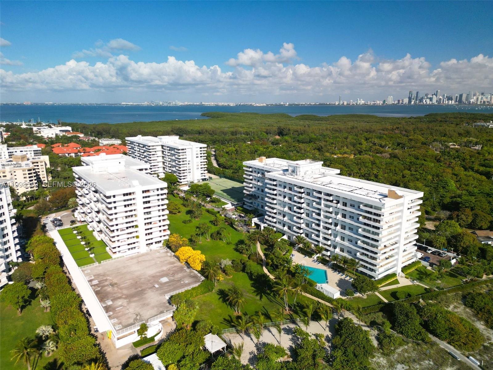 KEY BISCAYNE COMMODORE CL - Residential