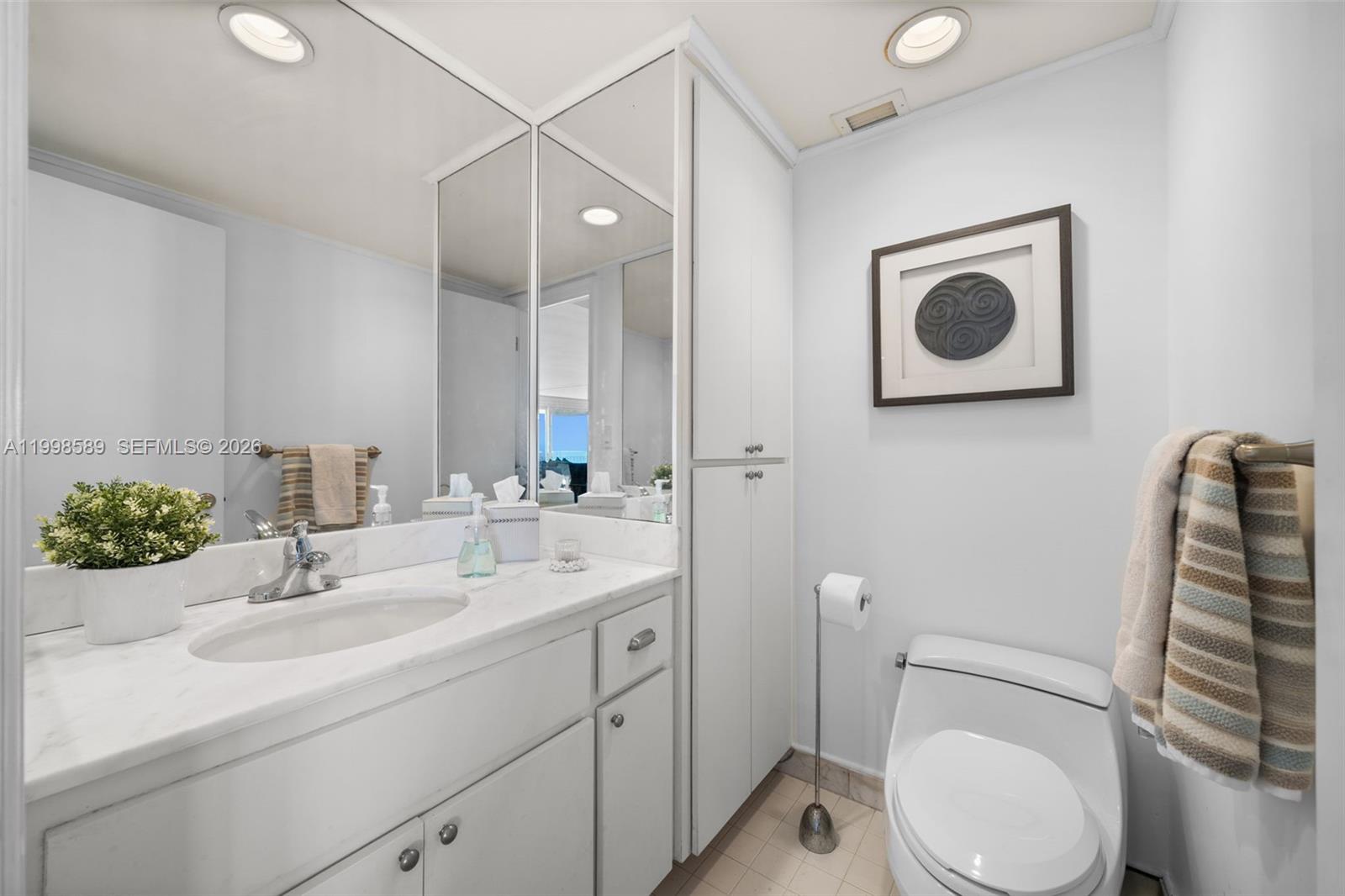 KEY BISCAYNE COMMODORE CL - Residential