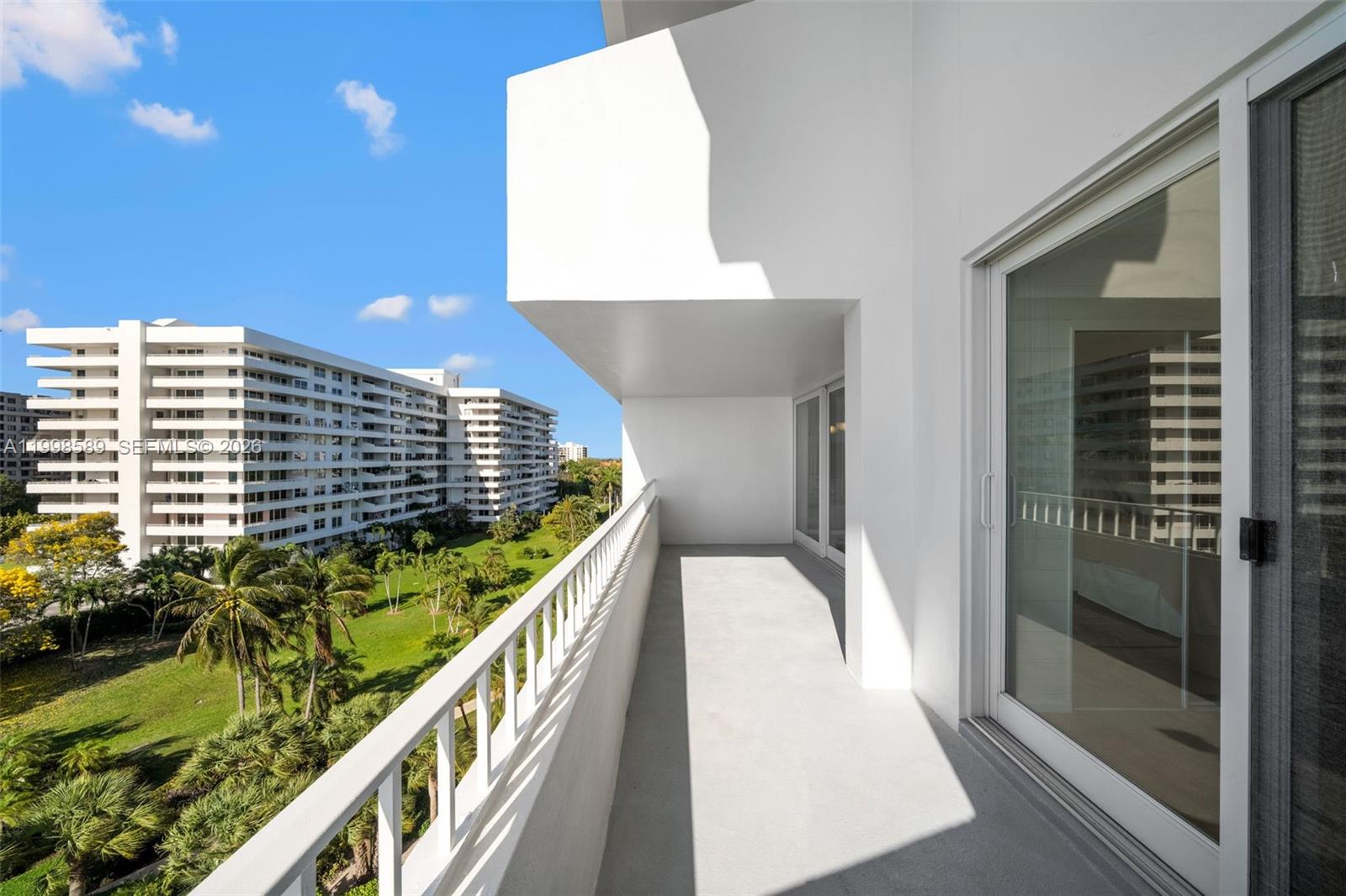 KEY BISCAYNE COMMODORE CL - Residential