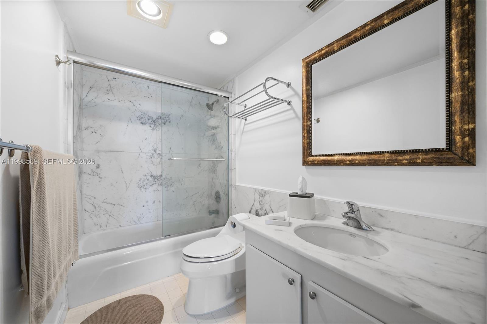 KEY BISCAYNE COMMODORE CL - Residential