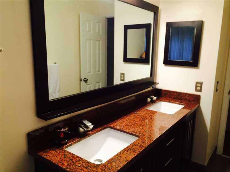 THE CROSSINGS 93-5 B - Residential Lease