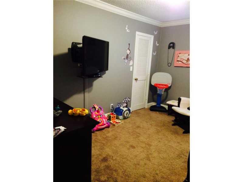 THE CROSSINGS 93-5 B - Residential Lease