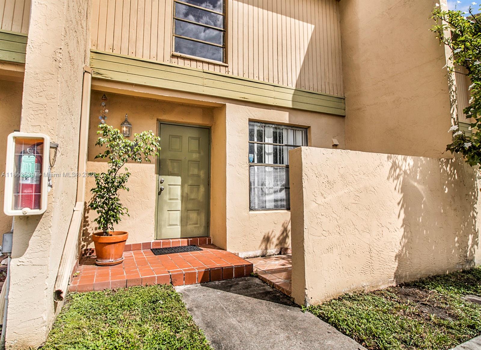 WESTVIEW CONDOMINIUM NO F - Residential