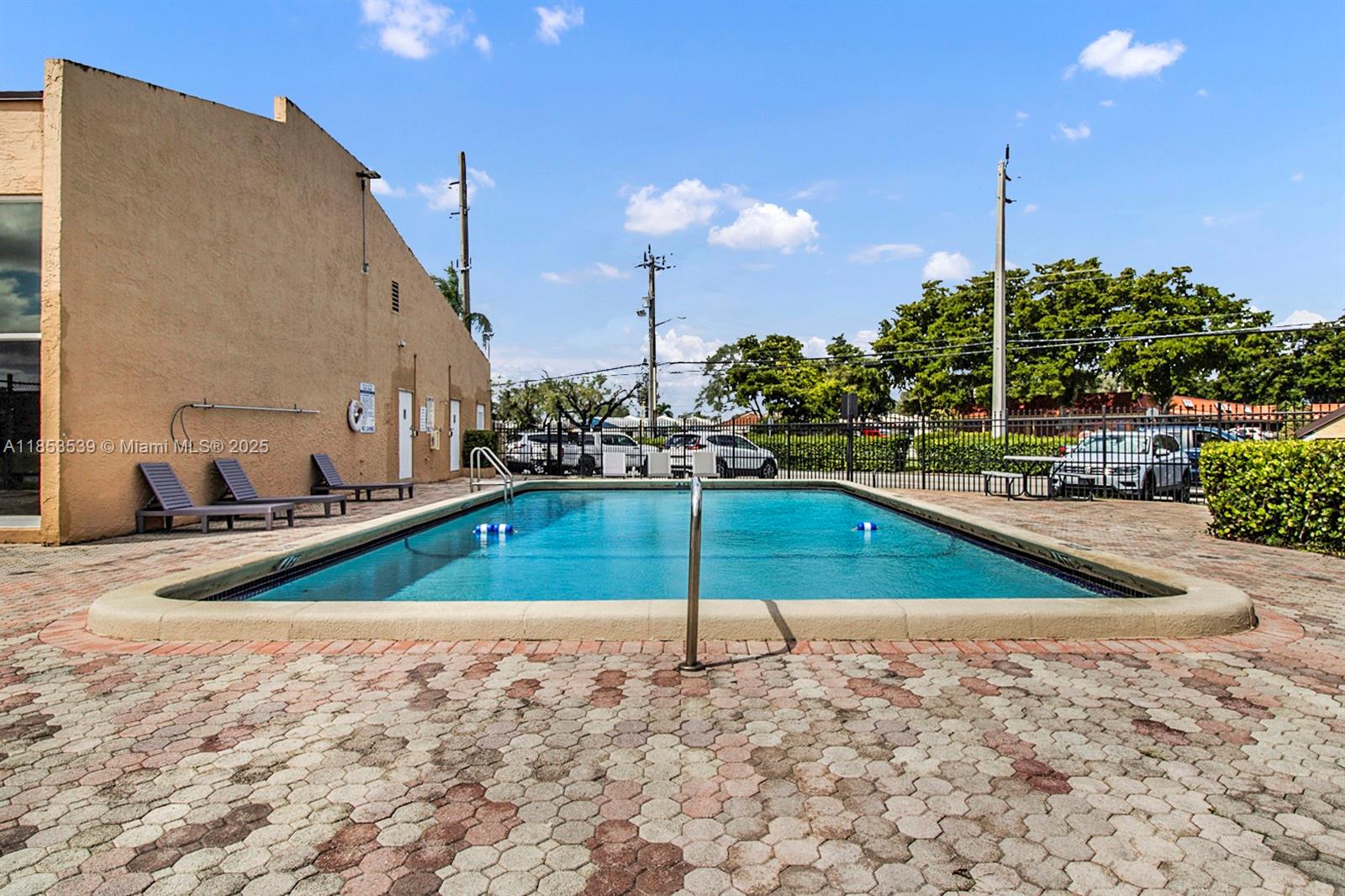 WESTVIEW CONDOMINIUM NO F - Residential