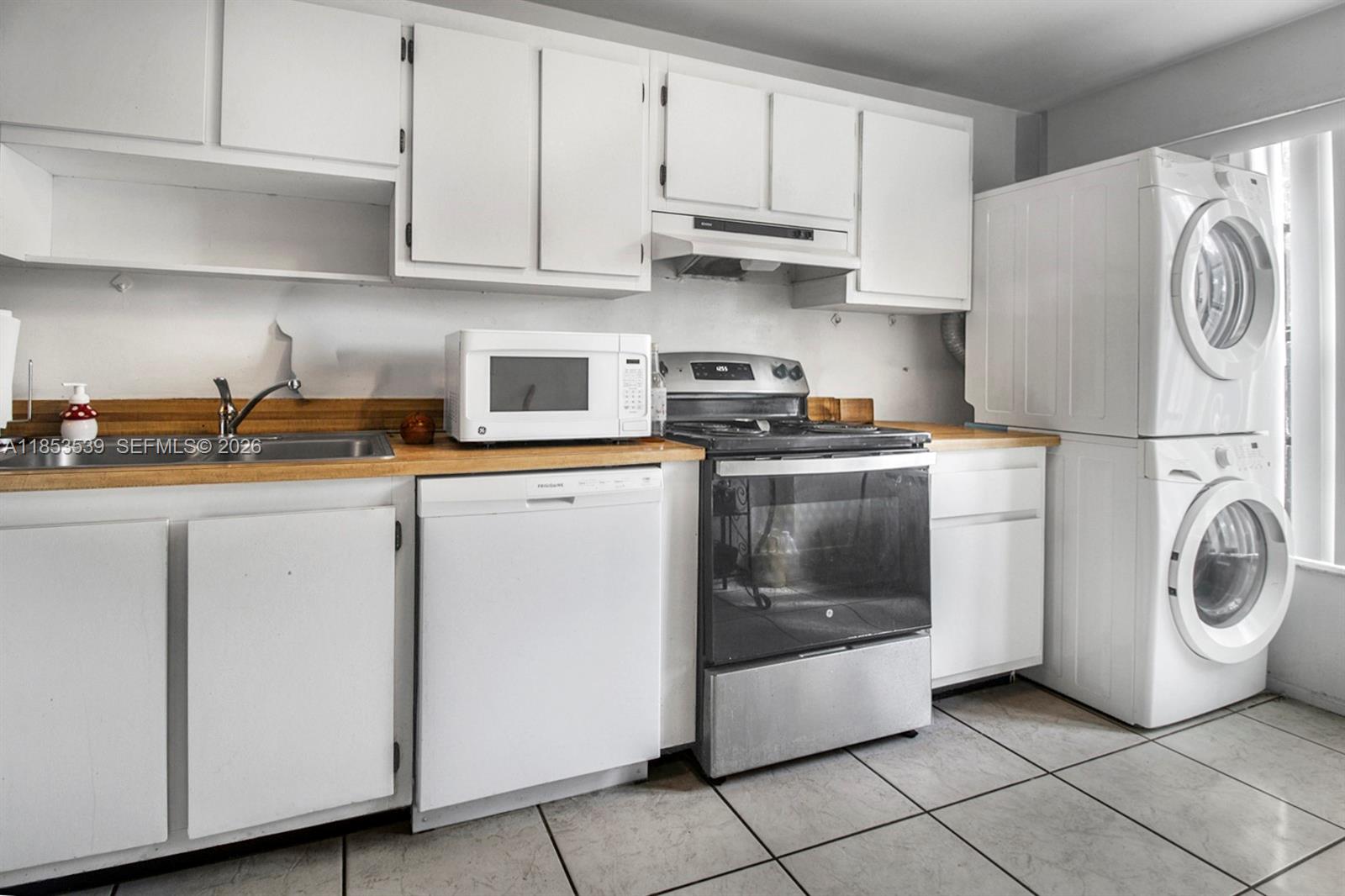 WESTVIEW CONDOMINIUM NO F - Residential