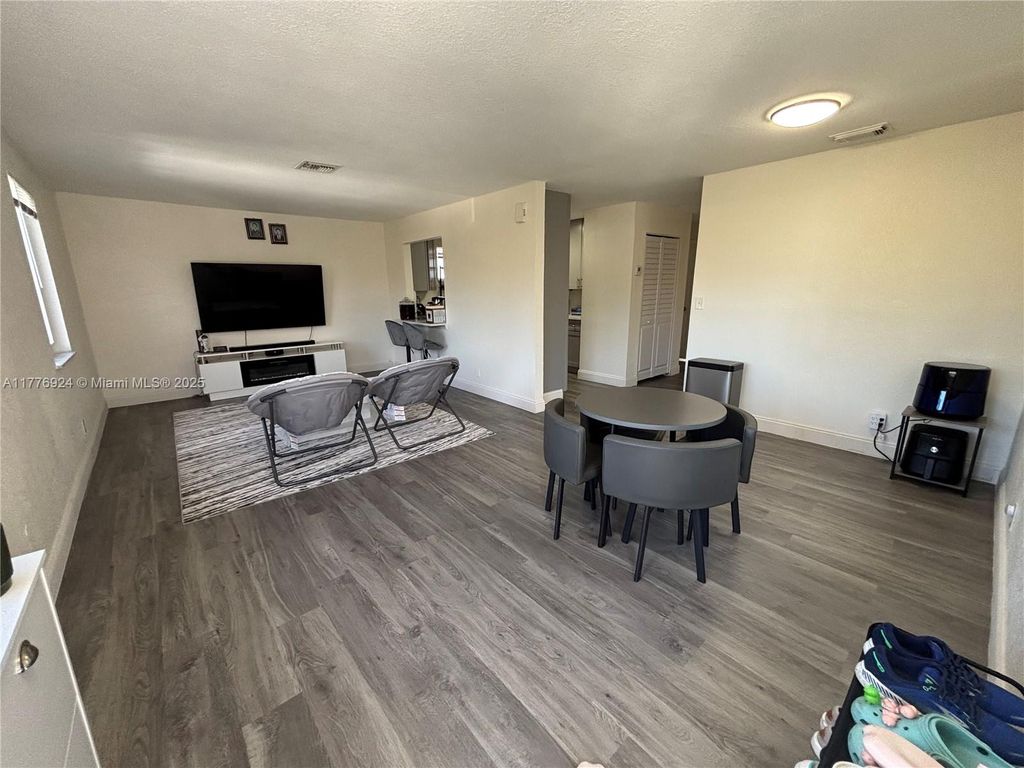 Photo of 11410 NW 39th St #1, Coral Springs, FL 33065 (MLS # A11776924)