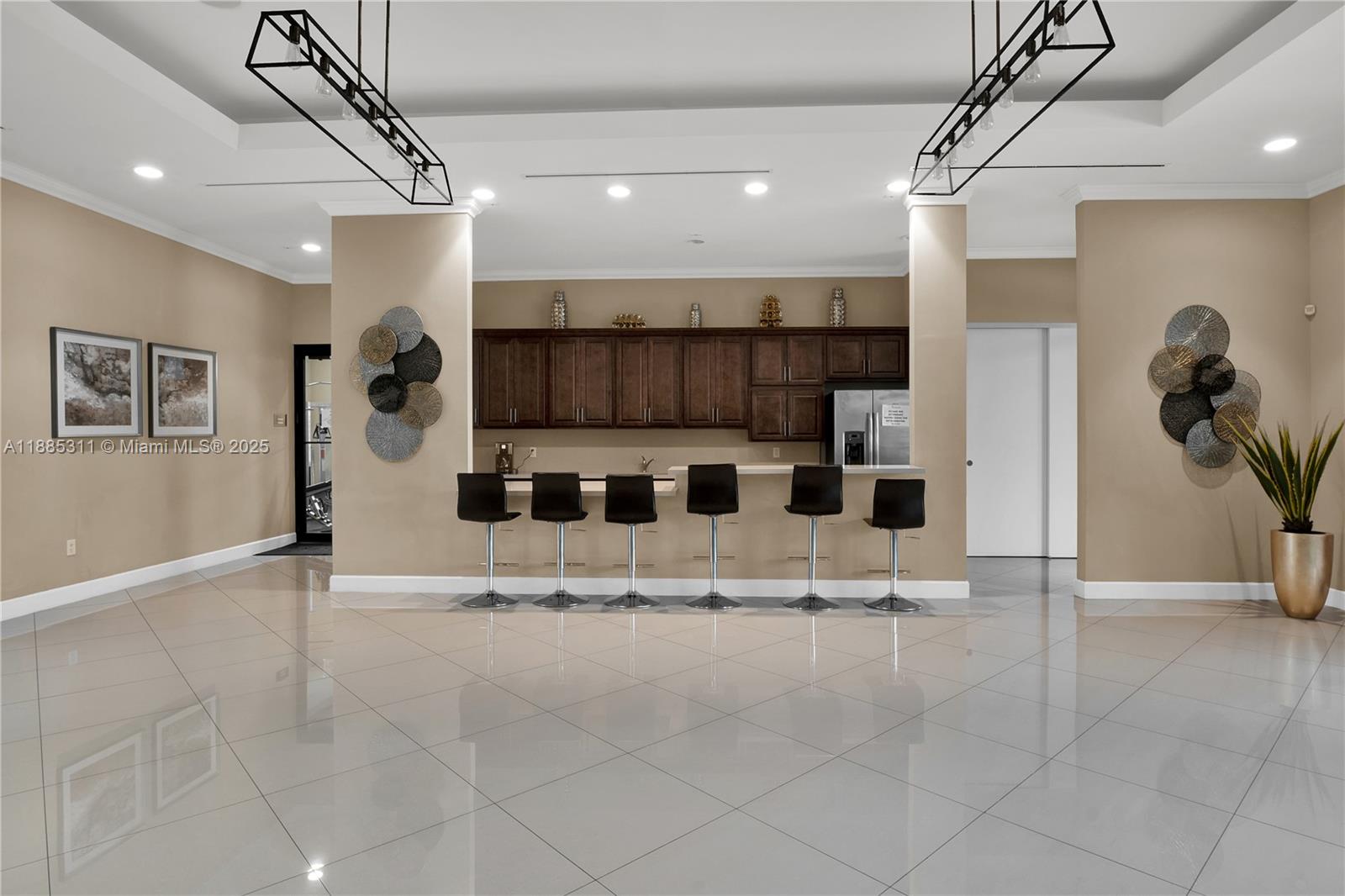 BAYWINDS OF FLORES - Residential