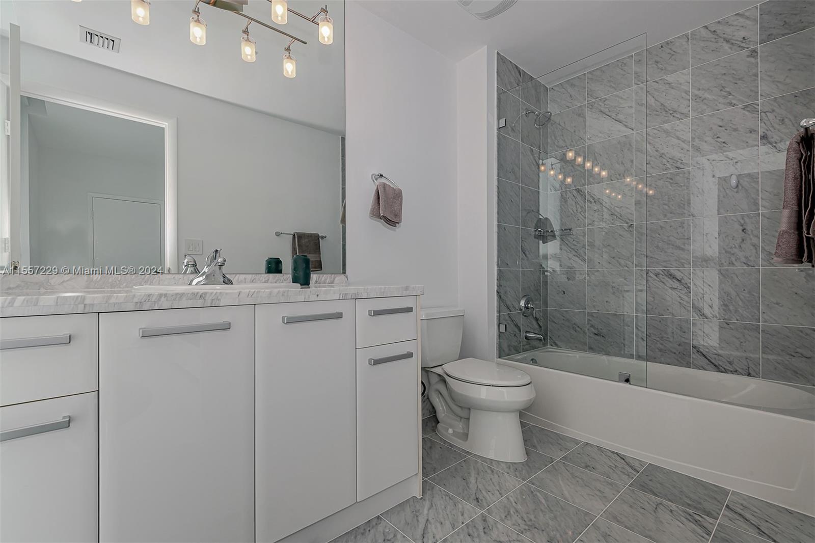 VIZCAYNE NORTH CONDO - Residential