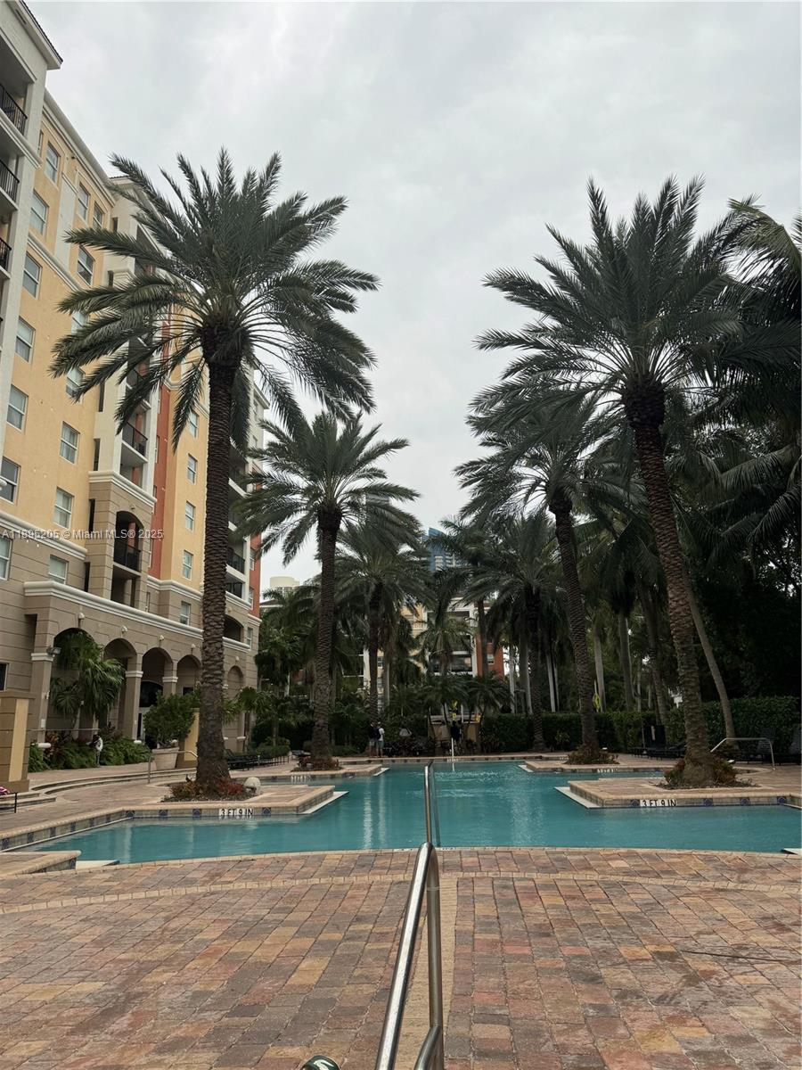 PORTO BELLAGIO CONDO - Residential