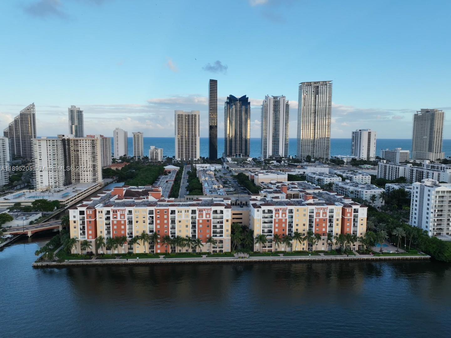 PORTO BELLAGIO CONDO - Residential