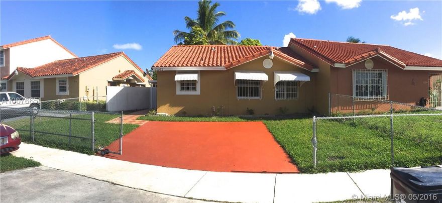 Lovely 3 bedroom 2 bath home in an nice neighborhood.  This property has been taken care of by the owner as if she was living there.  The house has a new roof, a great layout and is ready for immediate occupancy. Owner is looking for a  responsible and well qualified tenant.