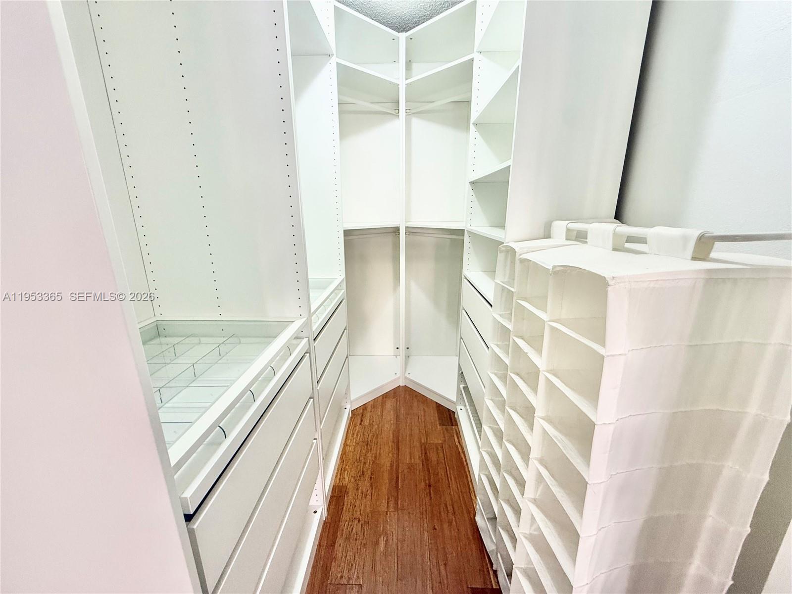 MEADOWBROOK CONDO APTS BL - Residential Lease