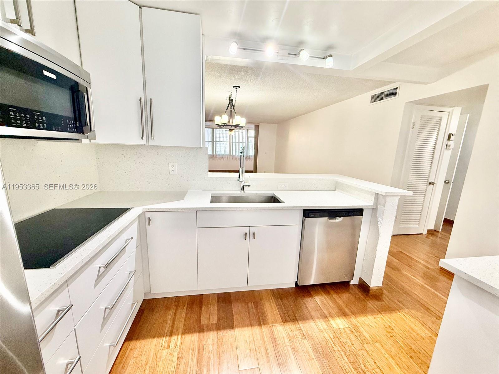 MEADOWBROOK CONDO APTS BL - Residential Lease