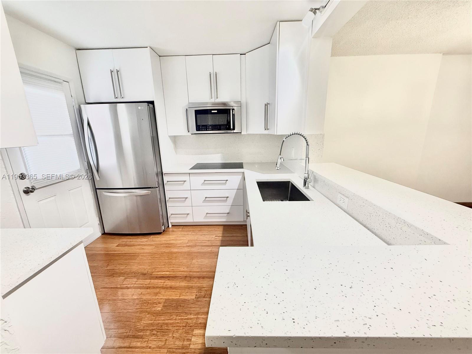 MEADOWBROOK CONDO APTS BL - Residential Lease