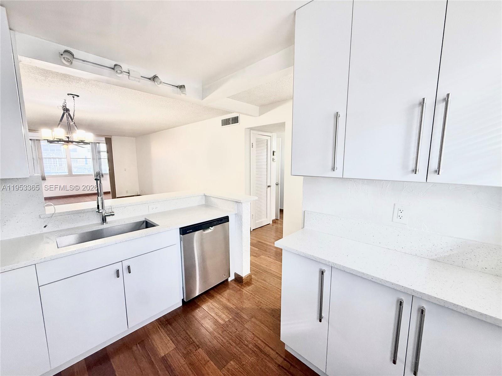 MEADOWBROOK CONDO APTS BL - Residential Lease