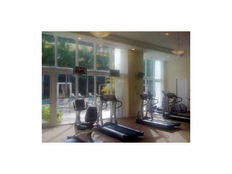 VENTURE AT AVENTURA WEST - Residential Lease