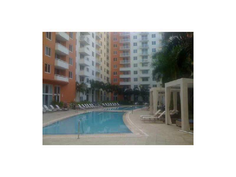 VENTURE AT AVENTURA WEST - Residential Lease